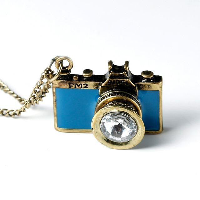 VINTAGE CAMERA NECKLACE